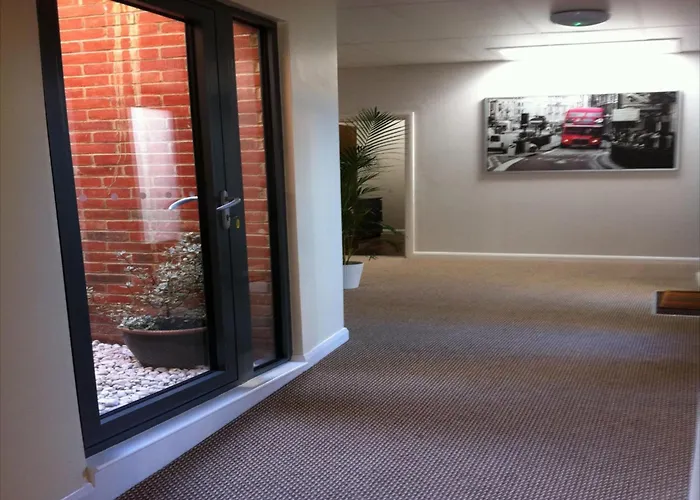 Lyall Apartment