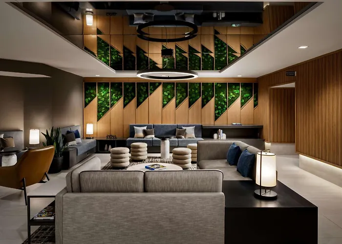 Pet Friendly hotel: Hyatt Place Montreal - Downtown