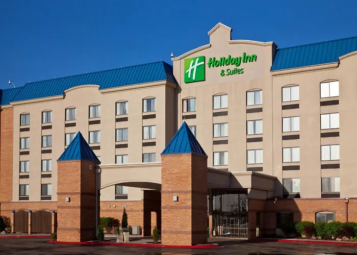 Beach Hotels Holiday Inn & Suites Council Bluffs By Ihg