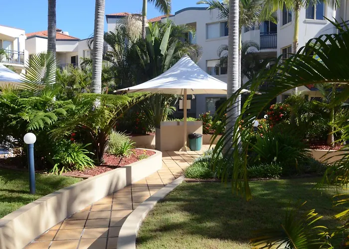 4 sterren hotel: Golden Riviera Absolute Beachfront Resort