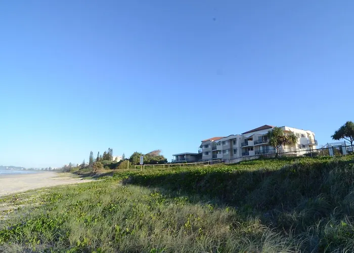 4 sterren hotel: Golden Riviera Absolute Beachfront Resort