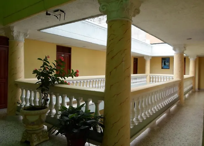 Hotel Colonial Inn