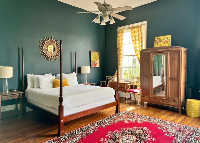 Creole Gardens Guesthouse&Inn