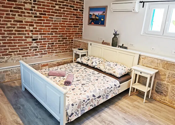 The Hostels Croparadise