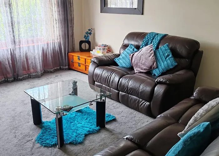 Guest house: Wallace View - Holiday Home
