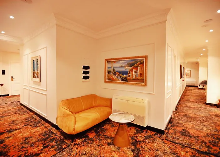 Grand Mirage