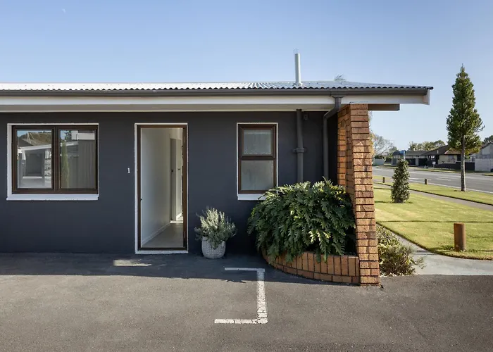 5 star hotel: Cobblestone Court Motel - Wenzel Motels