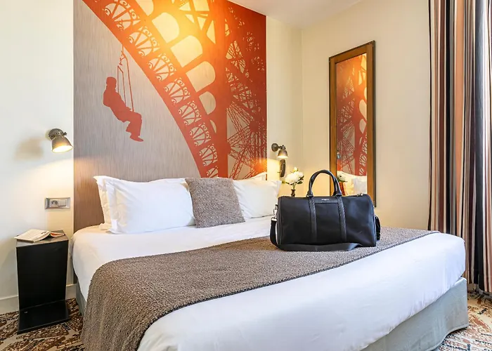 Hotel pres du College: Hotel Alpha Paris Eiffel By Patrick Hayat