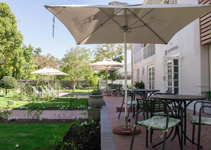 Hotel with pool: Rozenburg Guest House