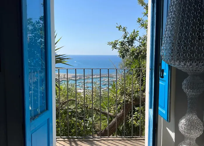 Hotel Jacuzzi: La Casa del Nespolo - Exclusive Country Suites - Seaview Pool&Self Check-in