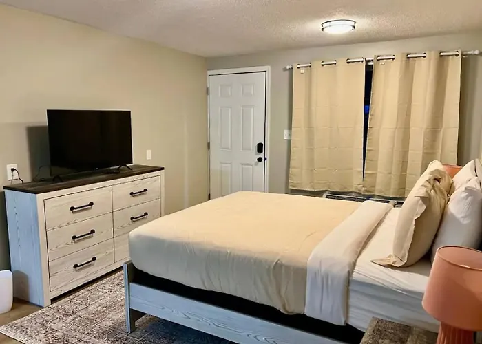 Wildflower Room At The Trailblazer Unit 12