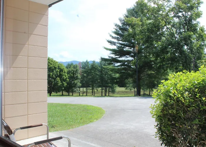 Highland Manor