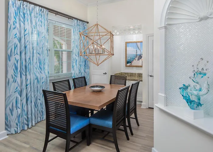 Harborside & Vacation Rentals At Atlantis
