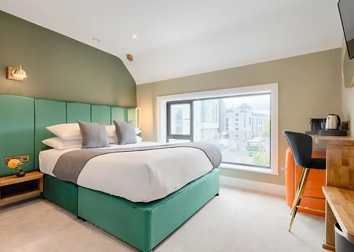 34 On The Hill - Boutique Townhouse