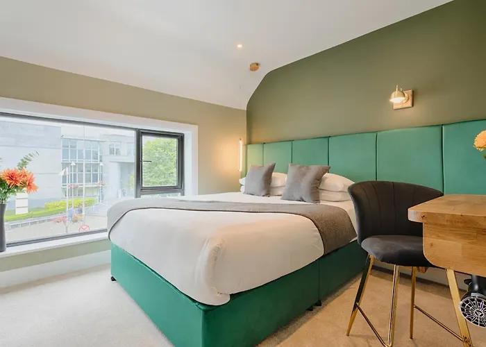 34 On The Hill - Boutique Townhouse
