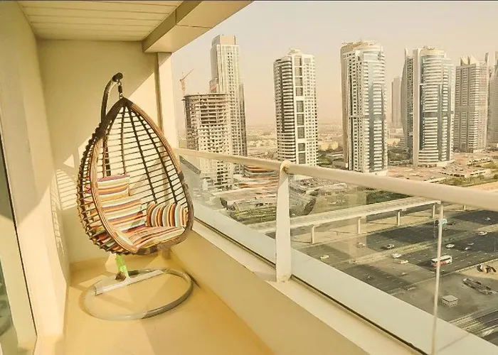 Luxury s In Dubai Marina