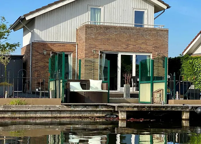 Vakantiehuis aan het water