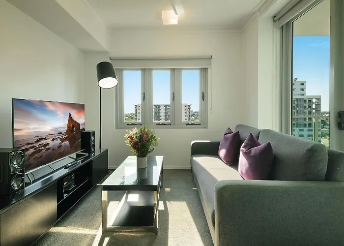 H On Mitchell Apartment