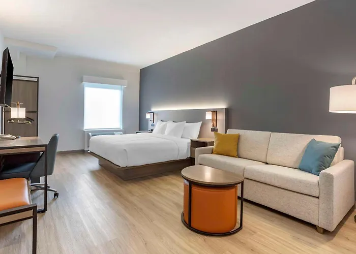 Airport Hotel: Comfort Inn & Suites Newark Liberty International Airport