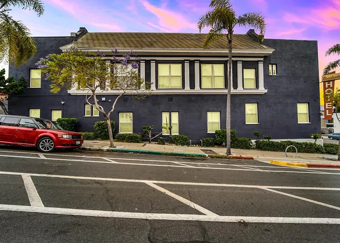 3 star hotels Balboa Park Downtown Little Italy