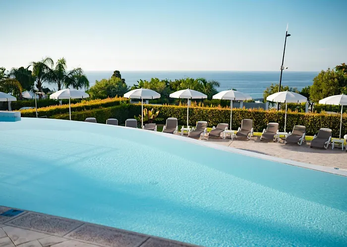 Hotels with pool Sentido Michelizia Tropea Resort