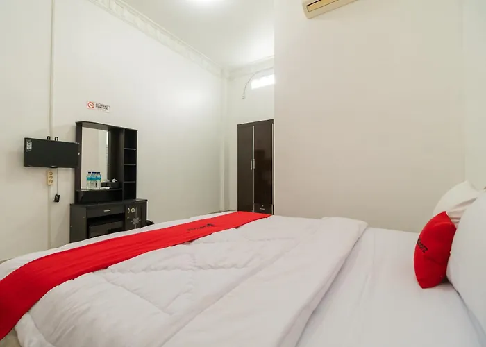 Reddoorz Syariah Near Universitas Putra Indonesia Padang