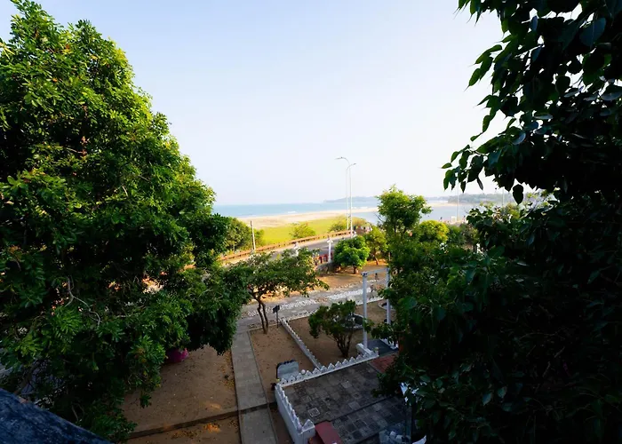 Rise & Set Arugam Bay