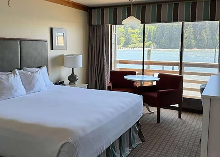 Motel: River House Inn, A Baymont By Wyndham