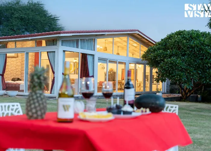 Stayvista At Idyllic Farmhouse - A Glasshouse