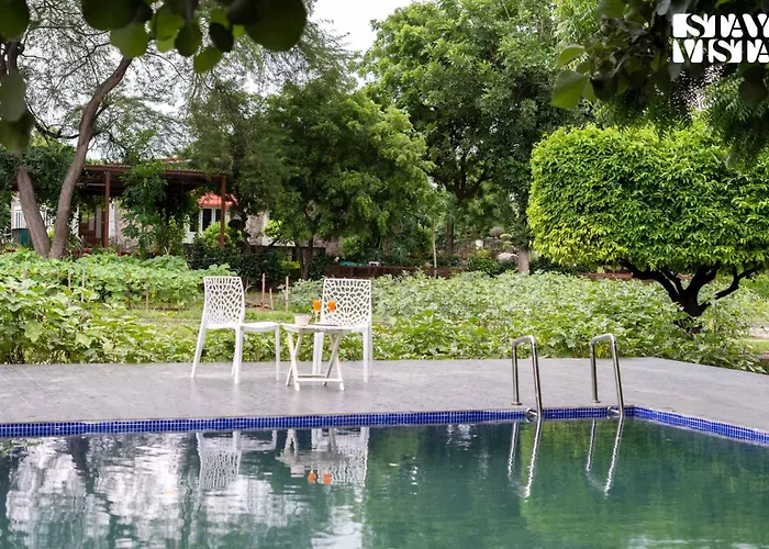 Stayvista At Idyllic Farmhouse - A Glasshouse