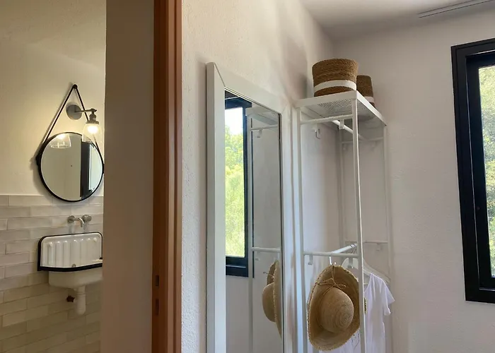 Hotel near College: Corsica Hostel Porto-Vecchio, Partie Dortoirs