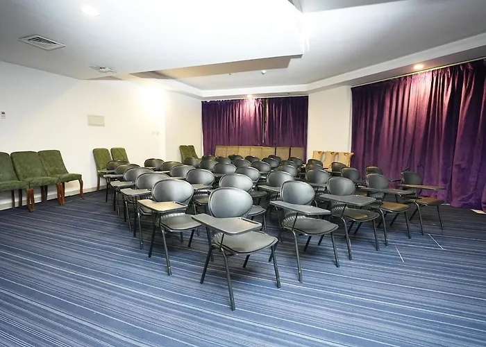 Hotels Close to Airport Parkside Plaza Muscat