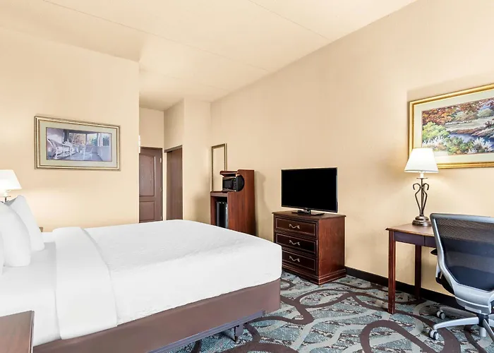 Best Western Holiday Manor