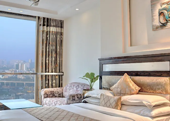 Hotel with Tennis: Empire Suites - Luxury Collection Hotel