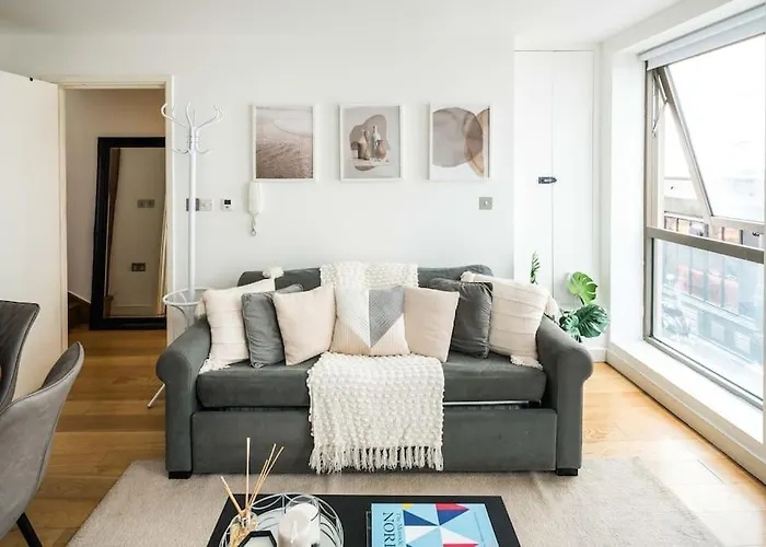 Dog friendly hotels Prime Location Mews!