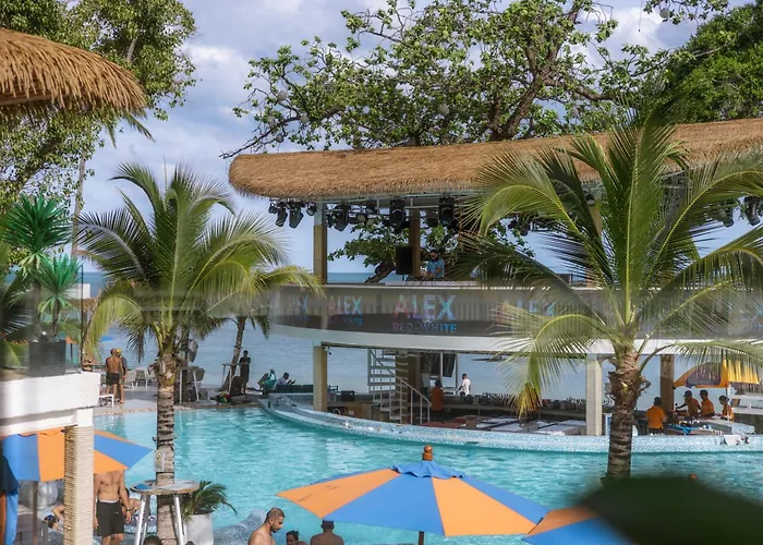 Arkbar Beach Club & Resort