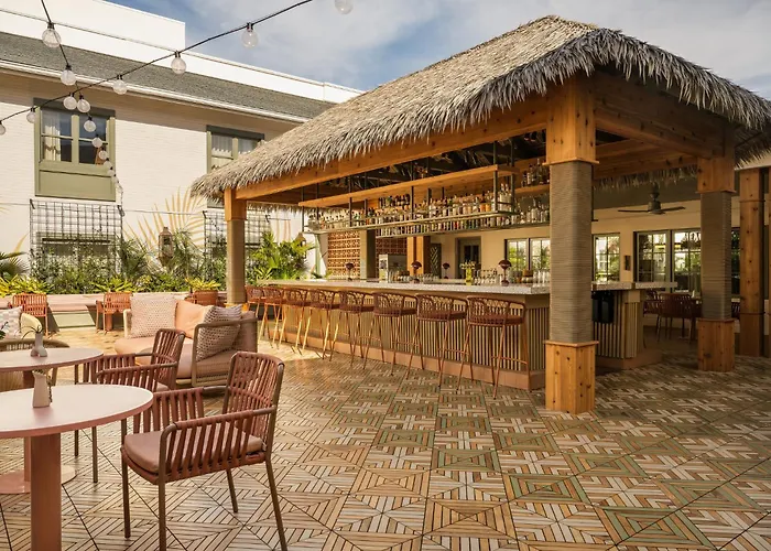 Family Hotel: The Ryder Hotel