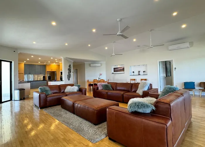 Apartment: Townsville Apartments On The Strand - Penthouse