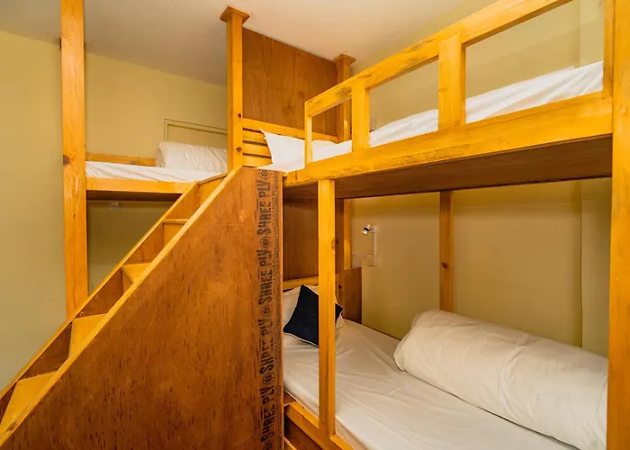 Hotel Aashraya Home