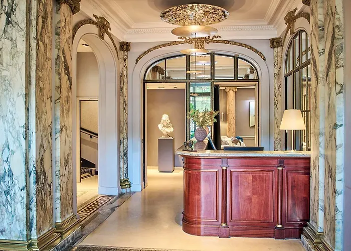 Romantic hotel: Hotel Brighton - Esprit De France