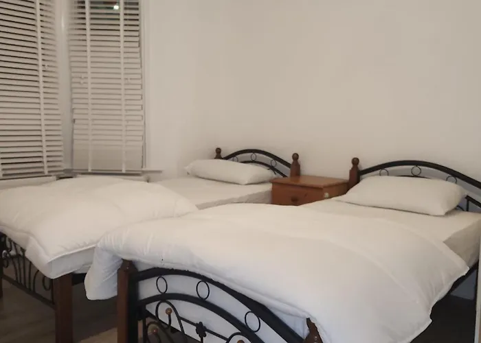 The London En-Suite