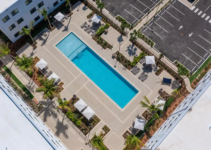 Governors Village - 1,2,3 & 4 Bedroom Apartments On Seven Mile Beach Corridor