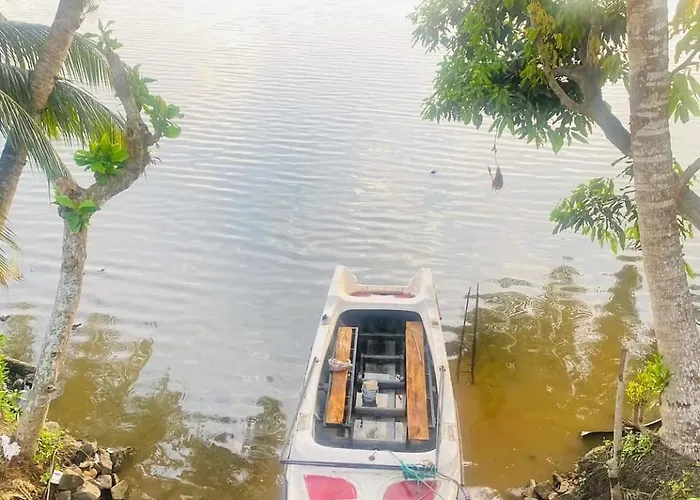 Lake Duwa Hotel