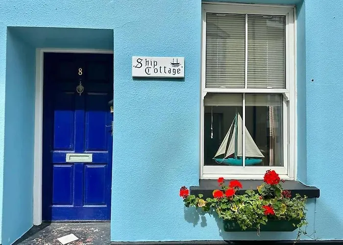 Beach hotel: Ship Cottage Tenby Beach 50M
