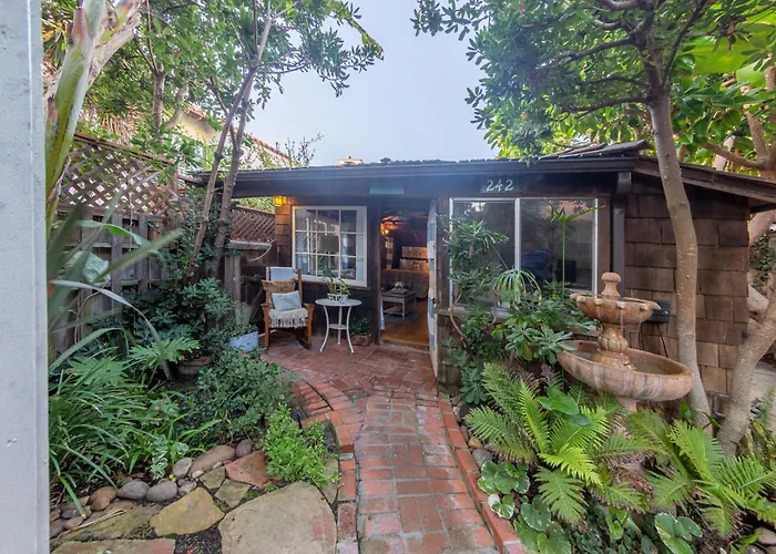 Redwood Hollow Cottages