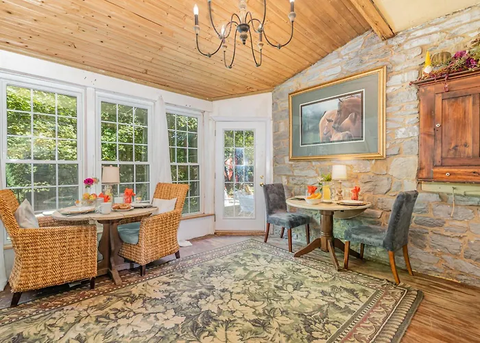 Fallen Tree Farm Bed And Breakfast