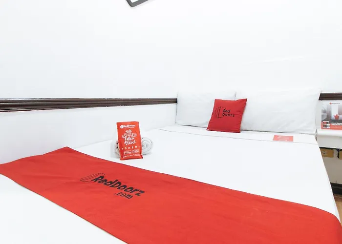 Reddoorz Plus At Villa Gloria Taguig
