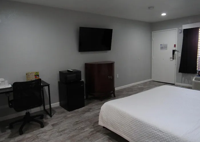 Capri Suites Anaheim