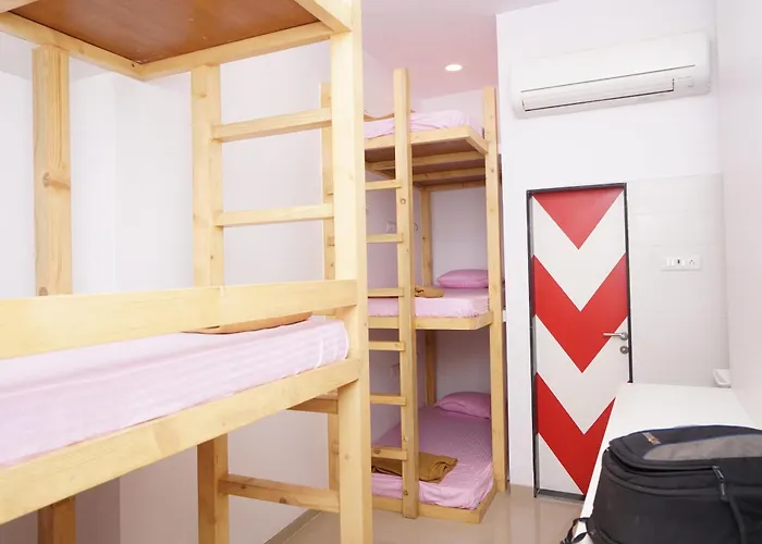 Staytion Dorm- A Backpackers
