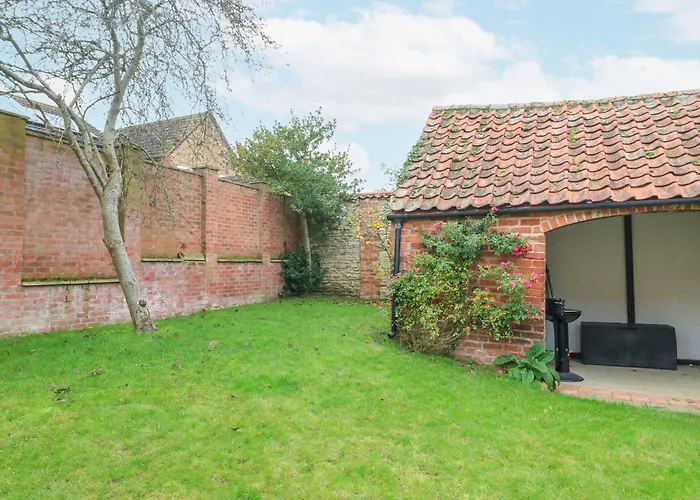 Pets Allowed Hotel Apple Tree Cottage